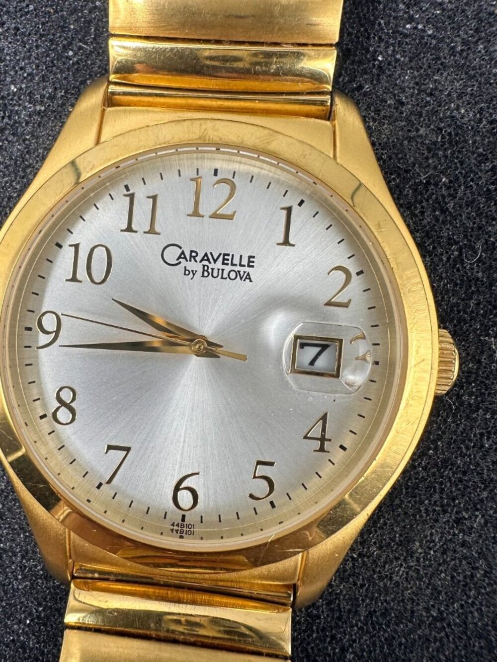 Caravelle By Bulova Watch Mens Gold Tone Broken Stretch Band 44B101 New Battery
